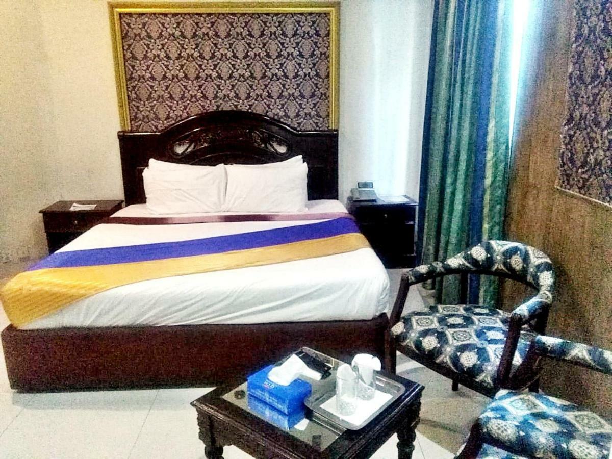 Quick Continental Hotel - Jail Road Lahore Esterno foto