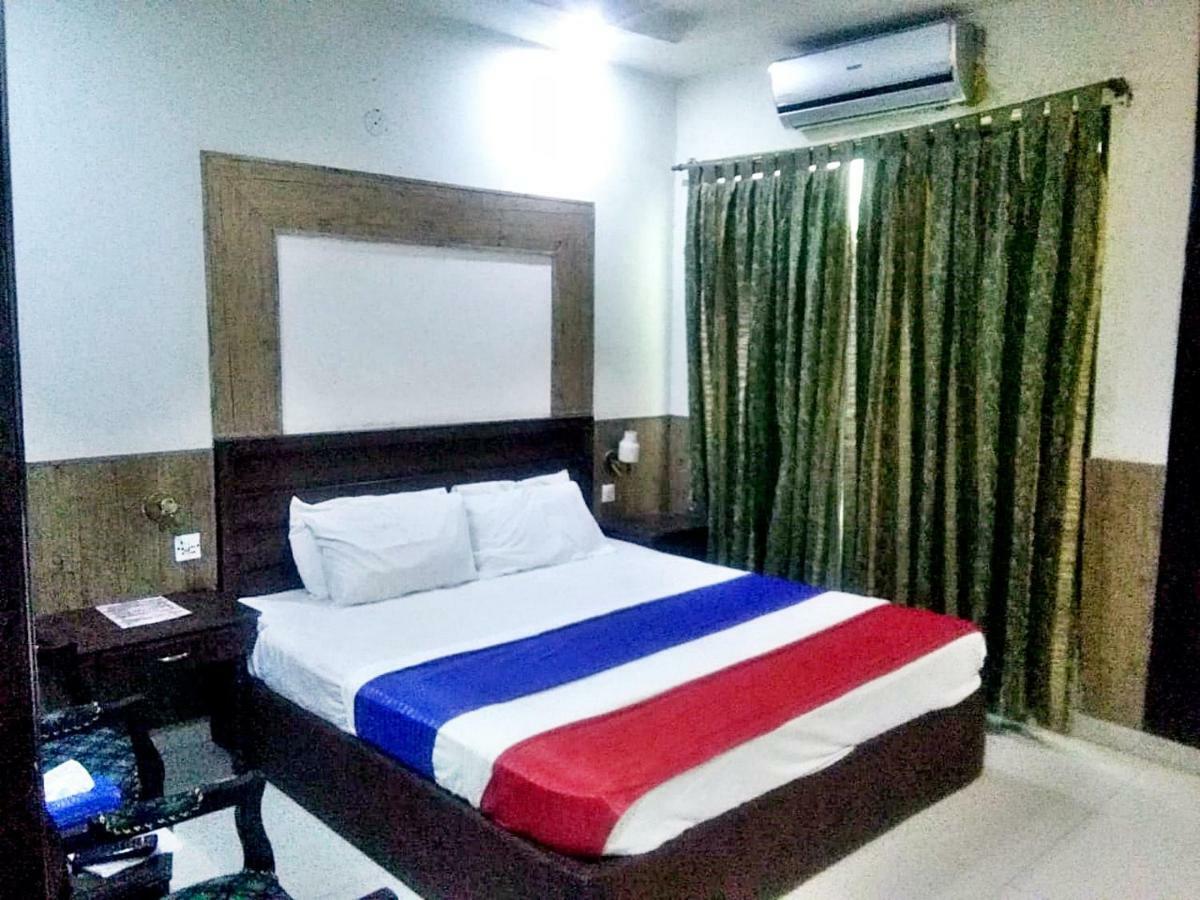 Quick Continental Hotel - Jail Road Lahore Esterno foto