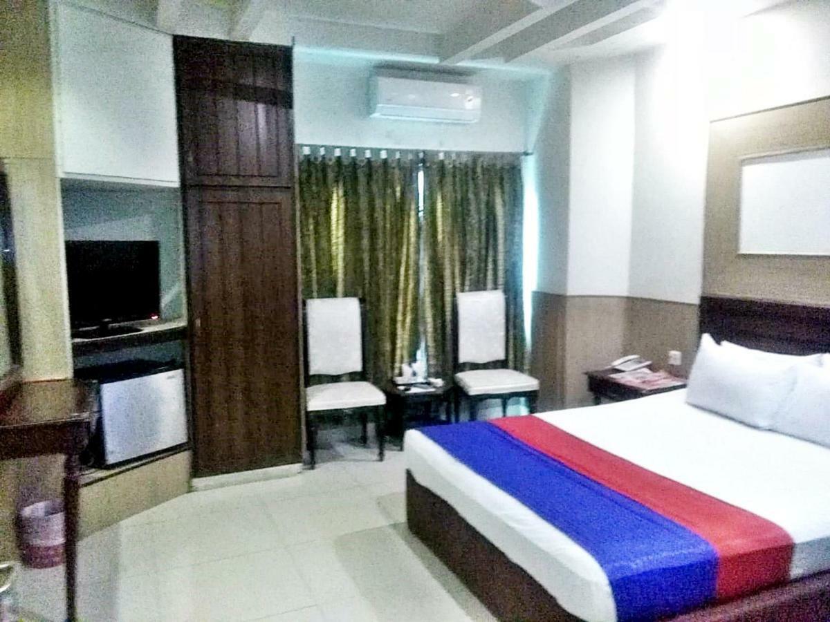 Quick Continental Hotel - Jail Road Lahore Esterno foto